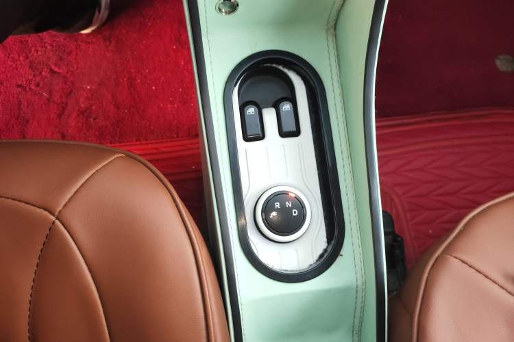 Used Wuling Hongguang MINIEV 2021 Macaron Premium Model – Lithium Iron Phosphate
