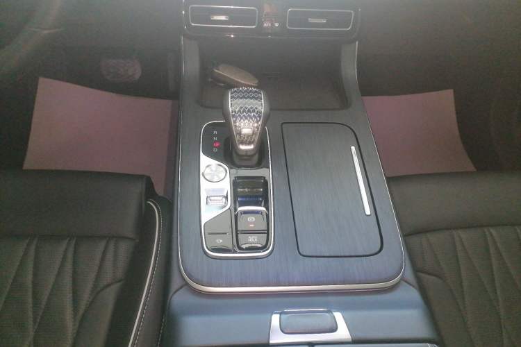 Used GAC Trumpchi GS8 2024 Linghang Series 2.0 TGDI Two-Wheel Drive Luxury Smart Connectivity Version
