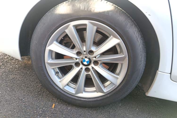 Used BMW 5 Series 2015 520i Elegant Edition
