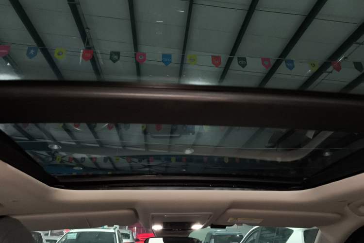 Used Honda CR-V 2023 240TURBO Two-Wheel-Drive Luxury Version 5 Seats
