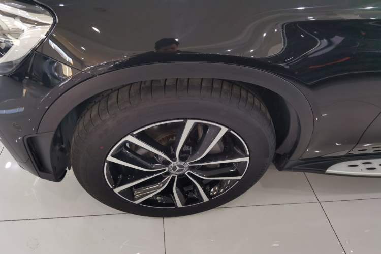 Used Mercedes-Benz GLC 2020 Facelift GLC 300 L 4MATIC Dynamic Edition
