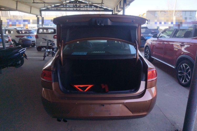 Used Volkswagen Lamando 2015 230TSI DSG Fashion Edition
