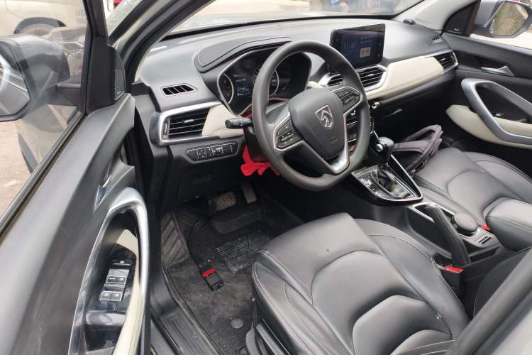 Used Baojun 530 2019 1.5T CVT Luxury Model 7 Seats China V Emission Standard