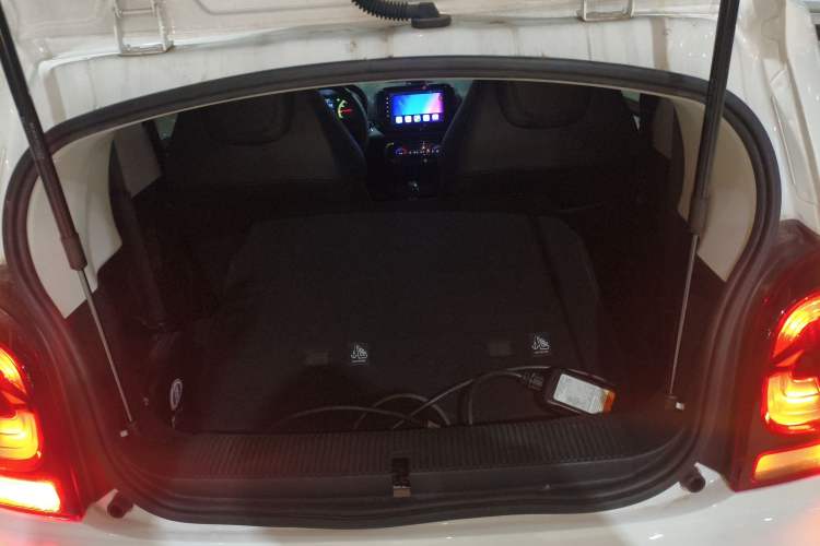 Used Roewe Clever 2021 302 km New Four-Seater Super-Efficient Version