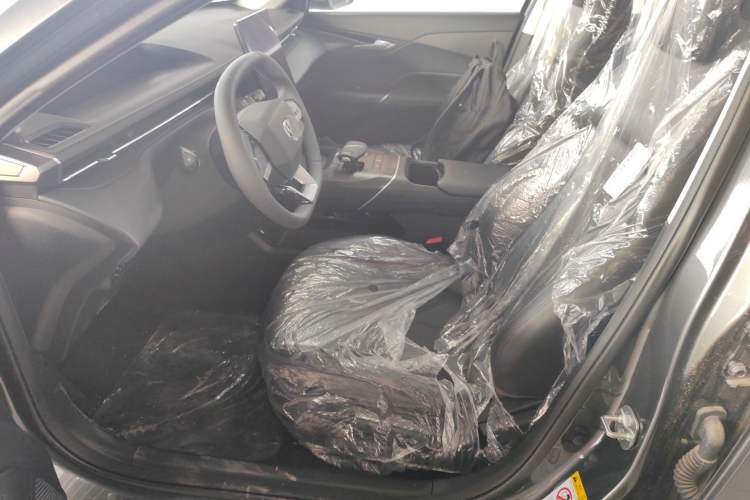 Used Changan Eado 2025 Blue Whale 1.5T 500Bar Prestige Model
