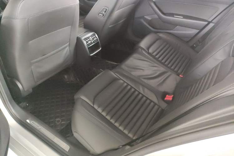 Used Volkswagen Magotan 2019 330TSI DSG Leading Edition China V Standard
