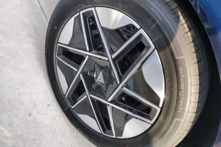 Used  S09 2025 Rear-Drive Ultra+
