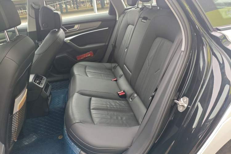 Used Audi A6 2022 allroad quattro Explorer 55 TFSI Prestige Off-Road Model