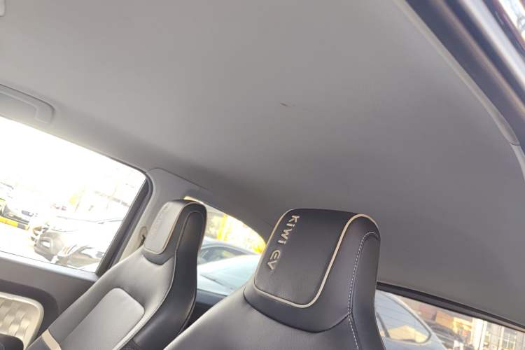 Used Baojun KiWi EV 2021 Artist Model Lithium Iron Phosphate