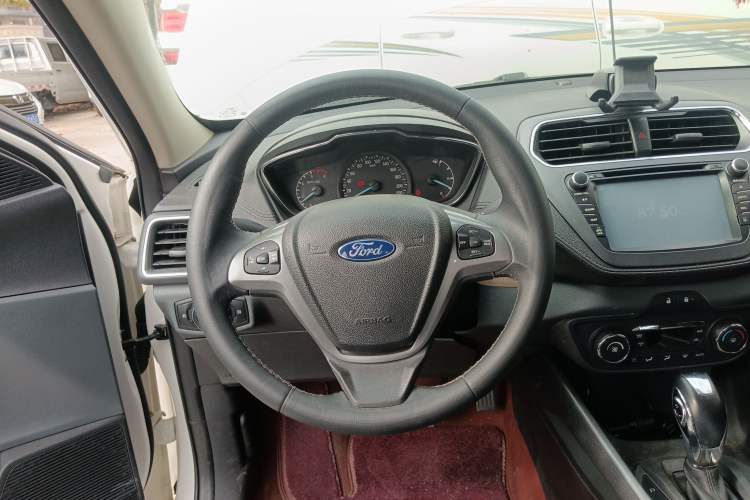 Used Ford Escort 2015 1.5L Automatic Fashion Model