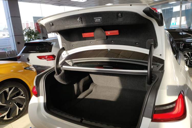 Used BMW 3 Series 2024 325Li M Sport Package
