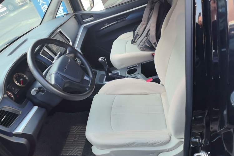 Used FORTHING Lingzhi 2022 Striving Version M5L 1.6L Base Model 7 Seats