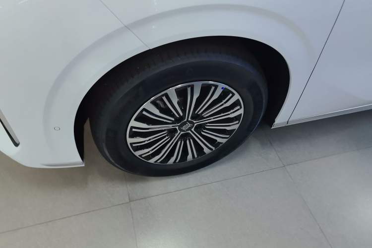 Used BYD Xia 2025 DM-i 1.5T 180km Beyond Edition
