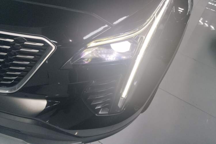 Used Cadillac XT4 2022 28T Two-Wheel-Drive Luxury Version
