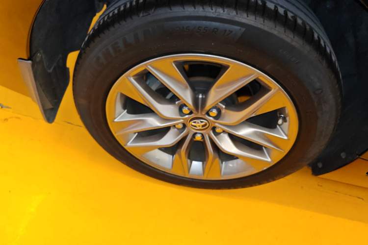 Used Toyota Avalon 2019 2.0L Luxury Edition China VI Standard
