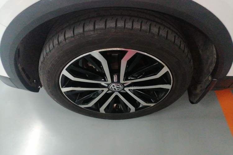 Used Volkswagen T-ROC 2018 280TSI DSG Two-Wheel-Drive Luxury Version China V Emission Standard
