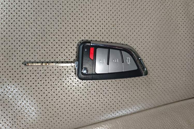 Used Mazda Mazda 5 2013 2.0L Automatic Luxury Edition
