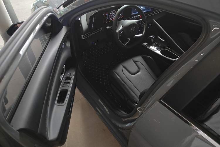 Used Hyundai Elantra 2021 1.5L CVT GLX Elite Edition
