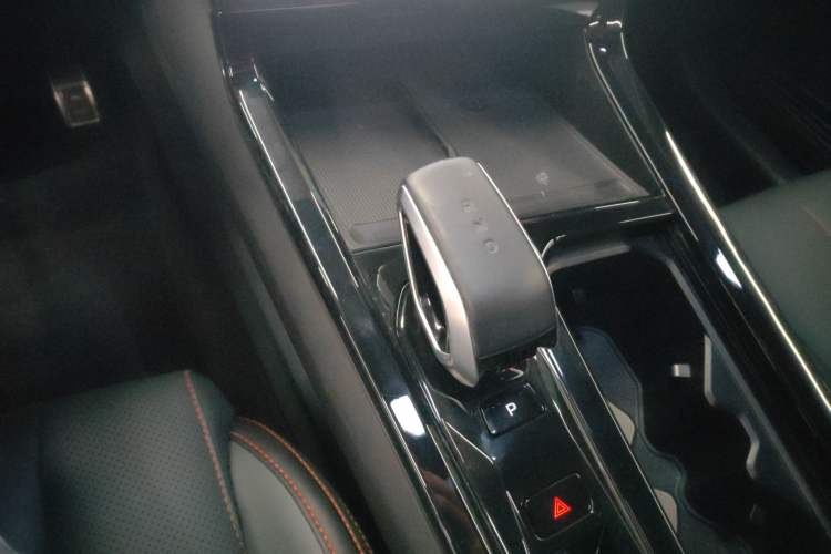 Used Geely Auto Emgrand X7 Sport 2024 1.5TD Prestige Edition
