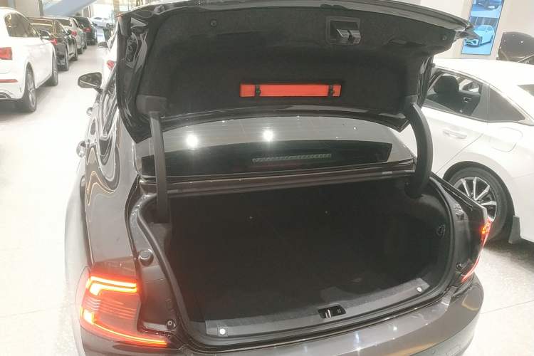 Used Volvo S90 2022 B5 Zhiyi Luxury Edition
