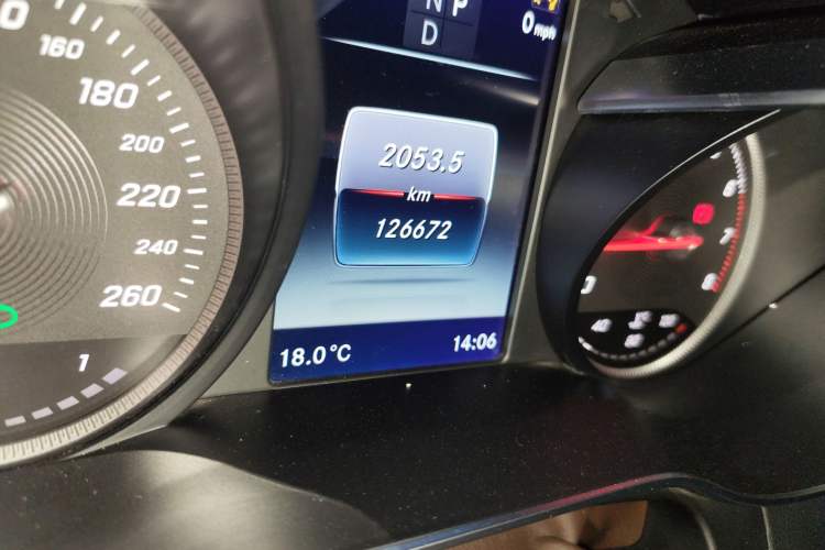 Used Mercedes-Benz GLC 2016 GLC 260 4MATIC Luxury Model
