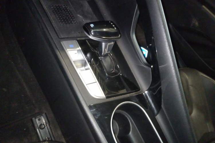 Used Hyundai Elantra 2022 1.5L CVT LUX Prestige Edition
