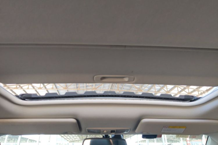 Used Mitsubishi Outlander 2019 2.4L 4x4 Zhi Xiang Edition 7 Seats China V Emission Standard
