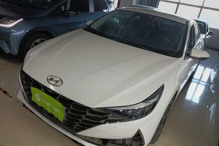 Used Hyundai Elantra 2021 1.5L CVT LUX Prestige Edition