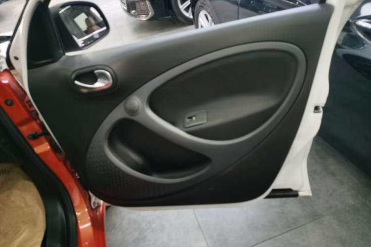 Used  forfour 2016 1.0L 52 kW Passion Edition