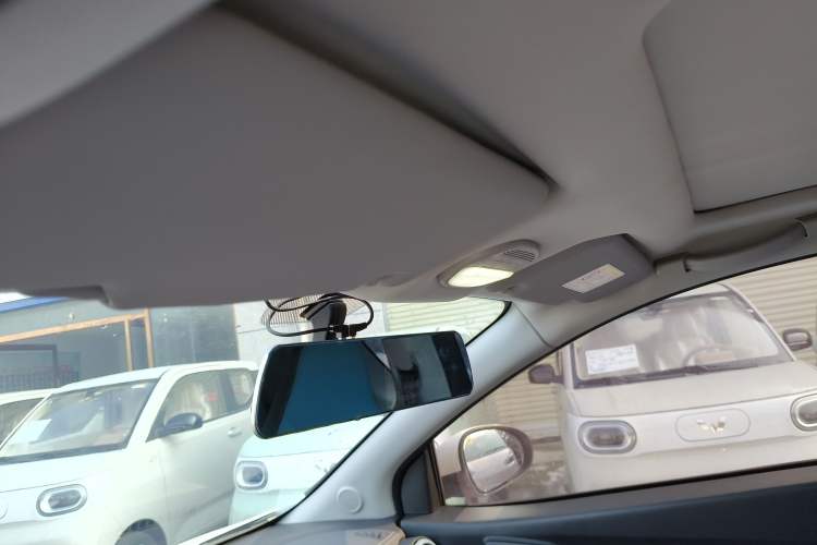 Used Chery Little Ant 2022 Sweet Pink Edition Full Sugar Version Lithium Iron Phosphate 29.2 kWh 30 kW 301 km