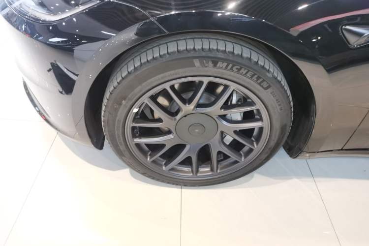 Used Tesla Model 3 2023 Long-Range All-Wheel-Drive Version
