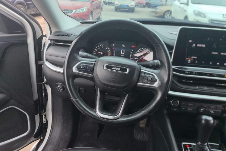 Used  Compass 2021 220T Automatic Leading Edition
