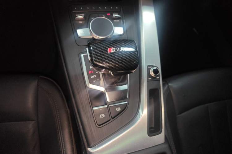 Used Audi A4L 2018 30th Anniversary Edition 40 TFSI Fashion Model