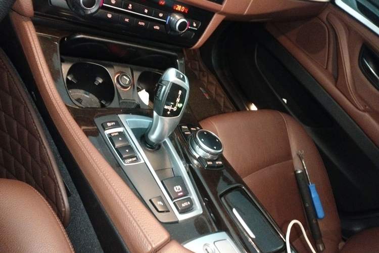 Used BMW 5 Series 2014 530Li Leading Model