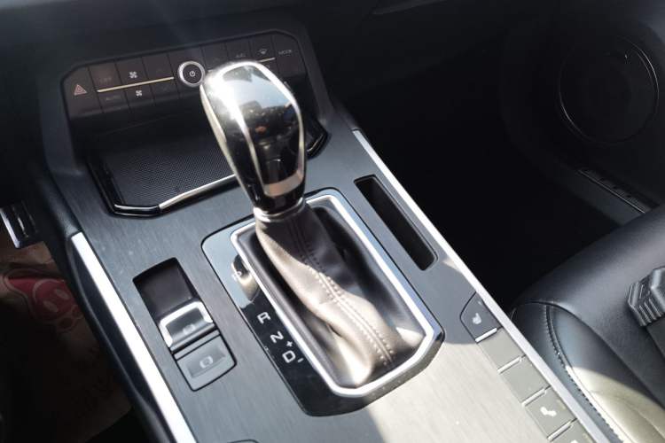 Used Wey VV5 2017 2.0T Ultra-Luxury Version
