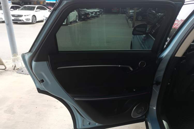 Used VOYAH FREE 2021 Four-Wheel Drive Standard Range-Extended Exclusive Luxury Package
