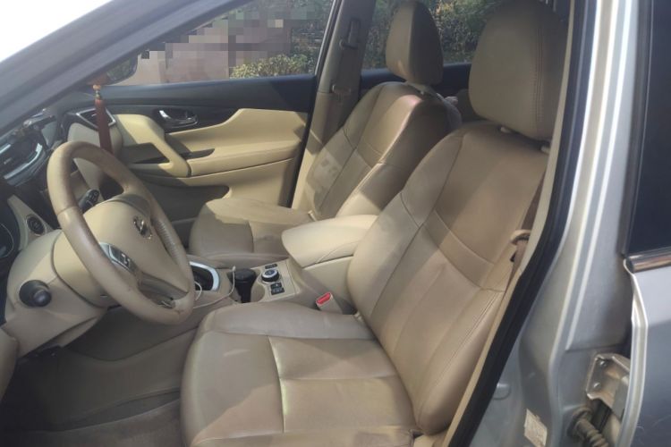 Used Nissan X-Trail 2014 2.5L CVT Leading Edition 4WD
