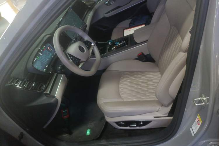 Used BYD Han 2025 EV with 701 km of Laser Radar-Enabled Intelligent Driving