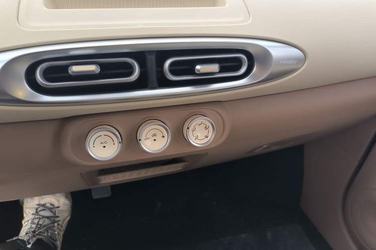 Used Wuling Hongguang MINIEV 2025 Four-Door Version Advanced Edition
