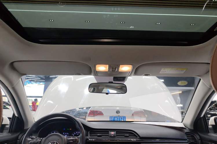 Used Kia KX Cross 2018 1.6L Automatic Dynamic Sunroof Version
