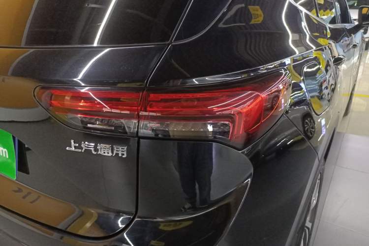 Used Buick Envision 2022 Facelift Encore S 552T Two-Wheel-Drive Luxury Model
