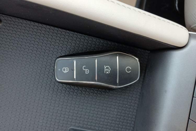 Used BYD Yuan UP 2025 Intelligent Driving Version 401 km Leading Edition
