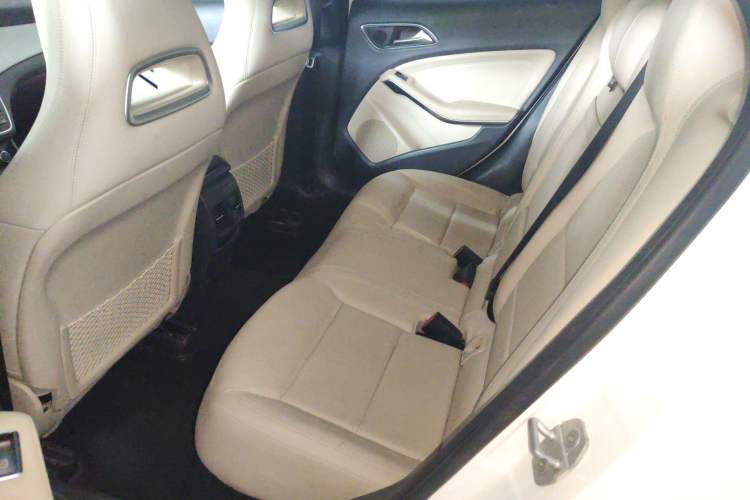 Used Mercedes-Benz GLA 2015 GLA 220 4MATIC Luxury Model