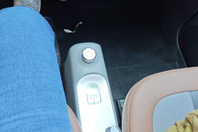 Used Wuling Hongguang MINIEV 2022 GAMEBOY 200km Gaming Edition with Lithium Iron Phosphate
