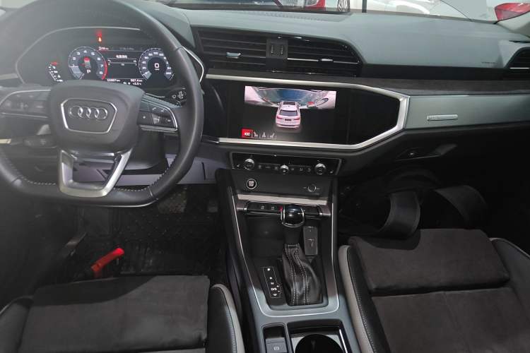 Used Audi Q3 2021 35 TFSI Fashion Dynamic Model
