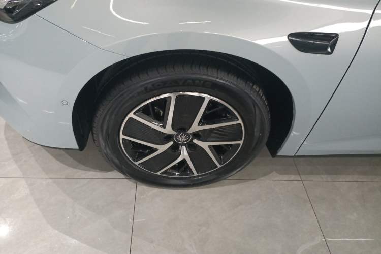 Used BYD Qin L 2025 DM-i Smart Drive 120KM Superior Model