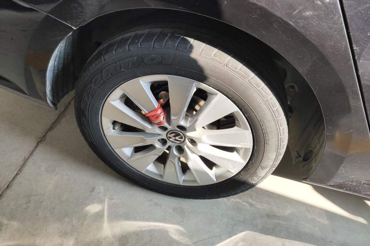 Used Volkswagen Lavida 2013 Restyled Classic 1.6L Automatic Comfort Edition