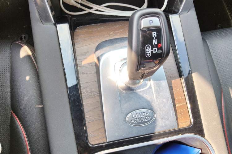 Used Land Rover Discovery Sport New Energy 2022 Facelifted P300e Plug-in Hybrid Electric Version
