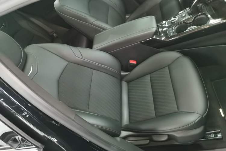 Used Cadillac XT4 2021 28T Two-Wheel Drive Tech Edition
