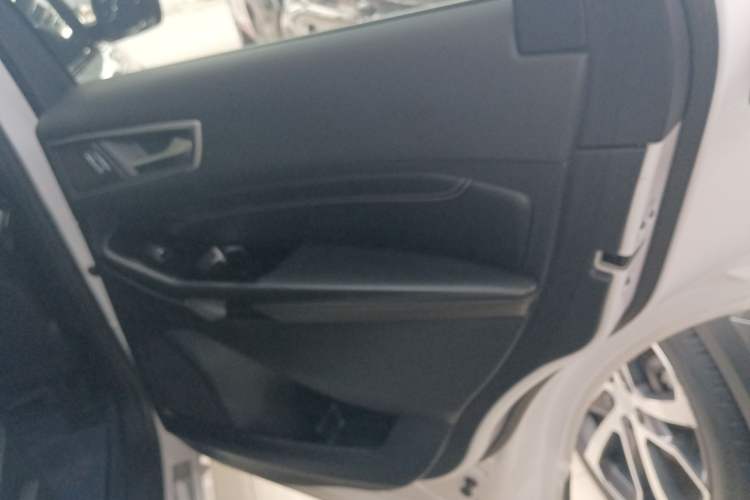 Used Ford Edge 2021 PLUS EcoBoost 245 Two-Wheel-Drive Titanium 7-Seater
